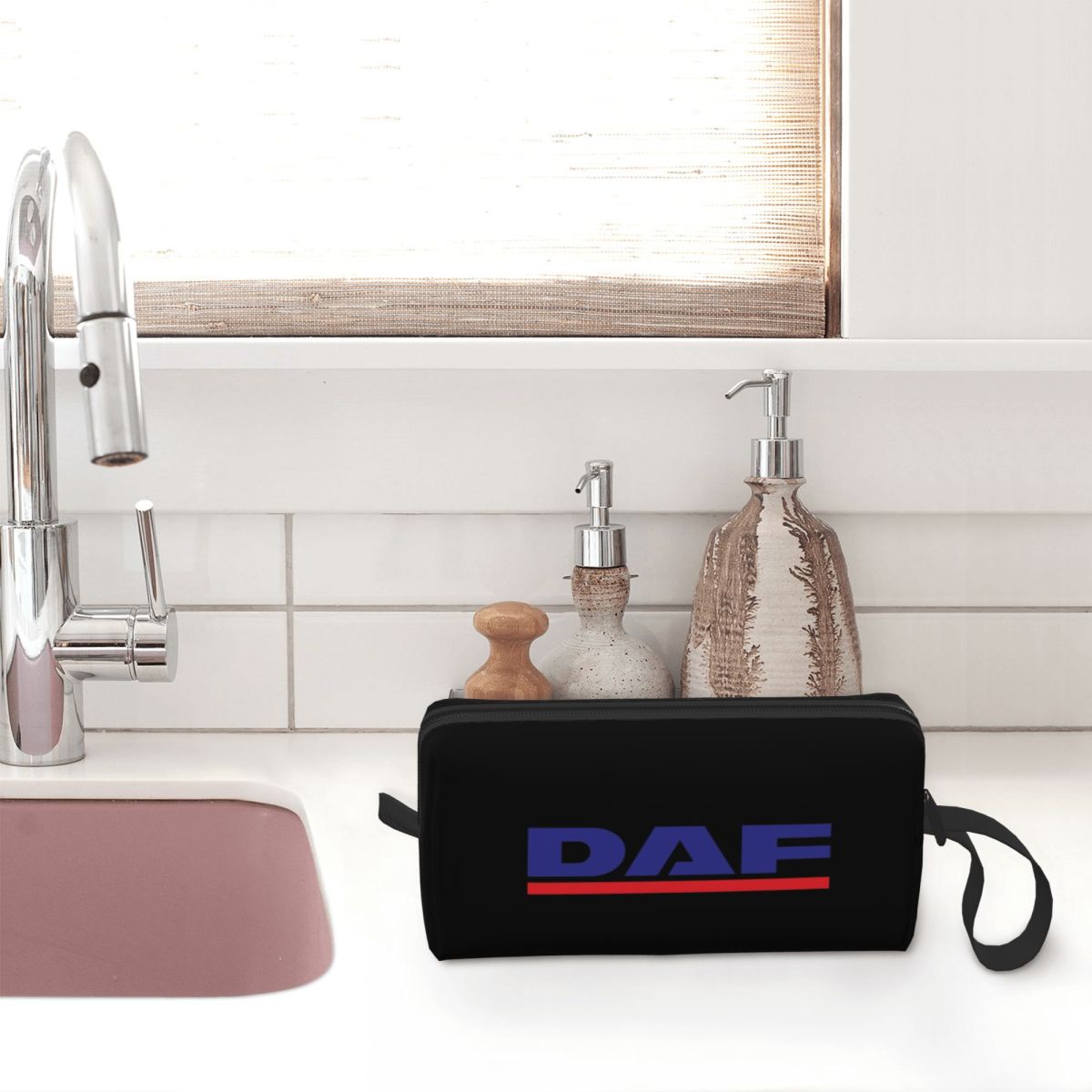 DAF Red Design Best Logo Makeu - Beauty Makeup Logo Design ulasan dan harga